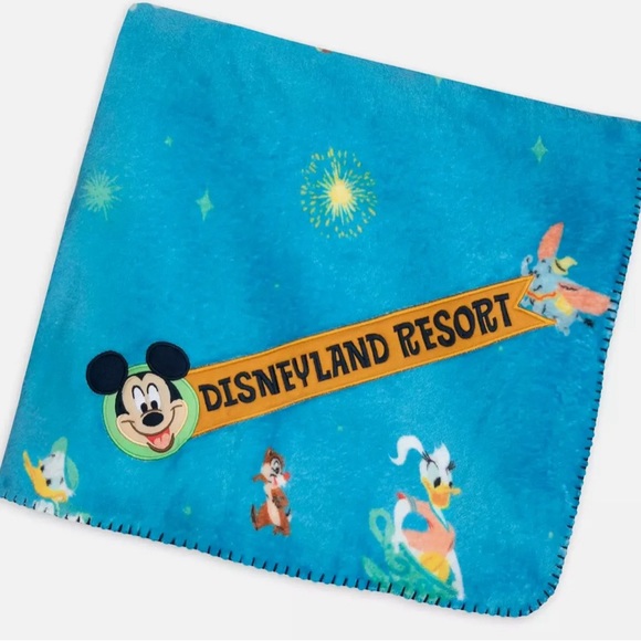 Disney Mickey Mouse and Friends Fleece Throw‎ – Disneyland New - Picture 2 of 7